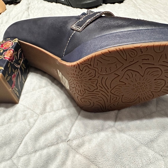 Spring Step L'Artiste Pumps / Platform Navy floral size 38 or 7.5 - Picture 3 of 4